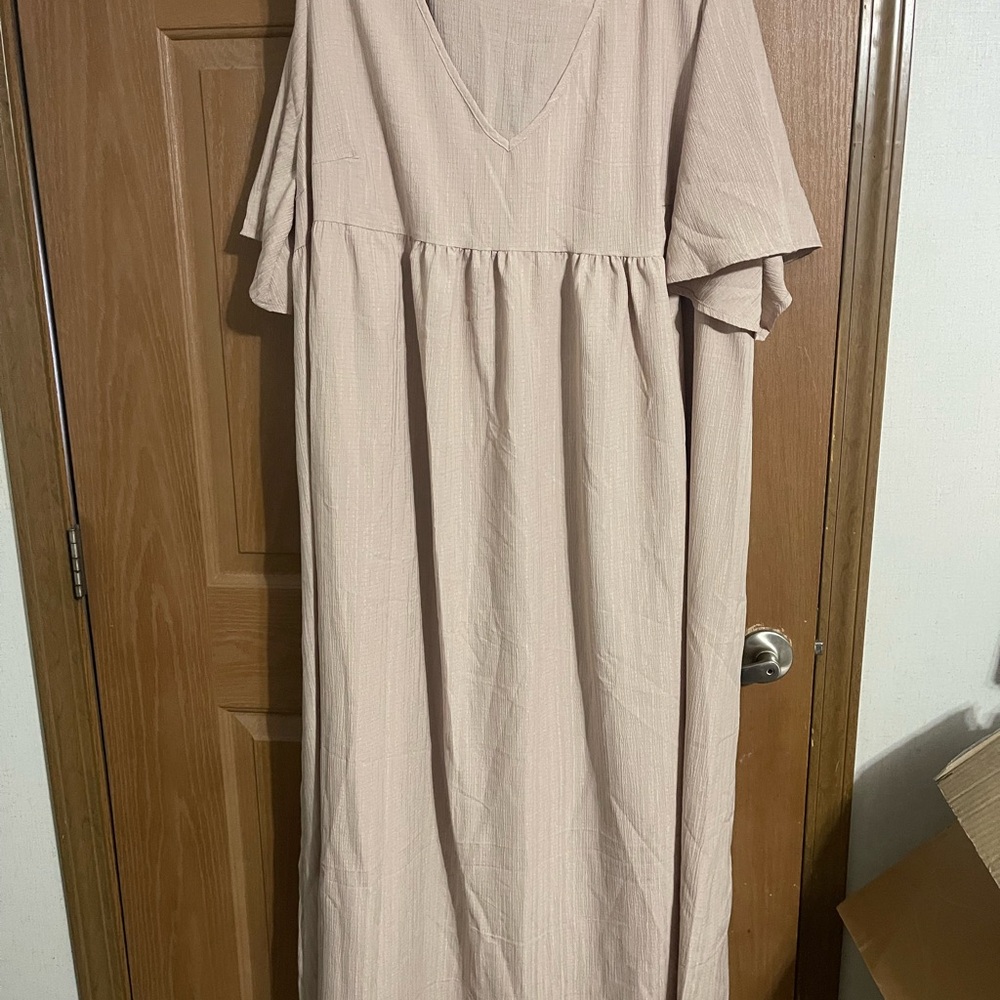 Elegant Beige Maxi Dress